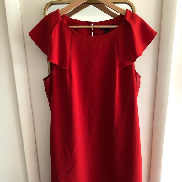 Banana Republic Dresses & Skirts - Banana Republic Ruffle Shift Dress